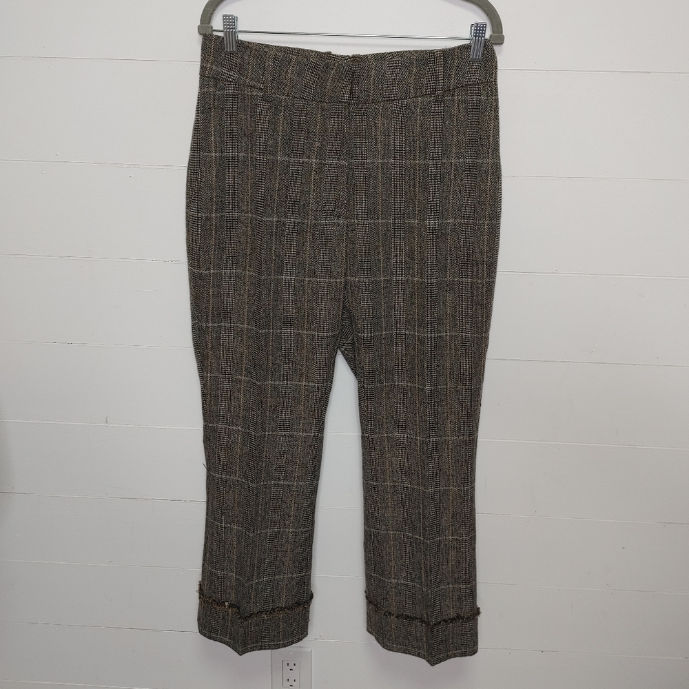 Straight Leg Plaid Capri Pants in Brown